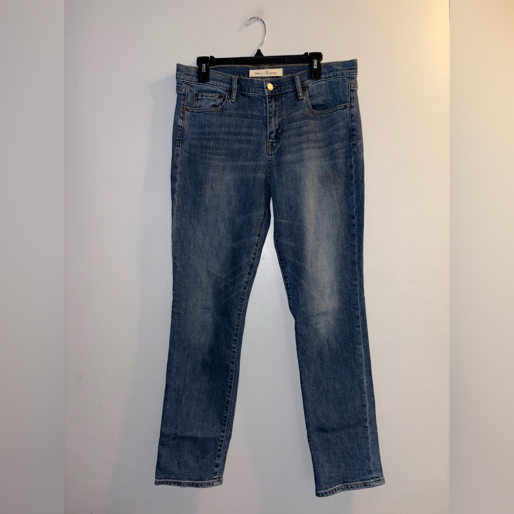 Gap - Straight Leg Jeans
